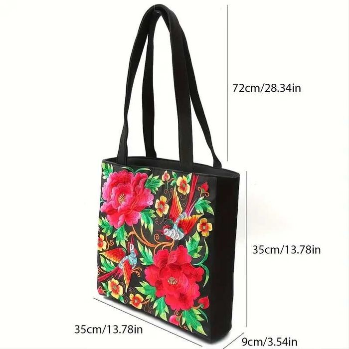 Красная холщовая сумка  с цветочной вышивкой