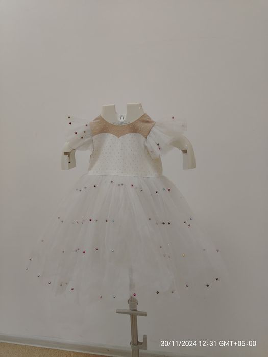 Платье срочно продам