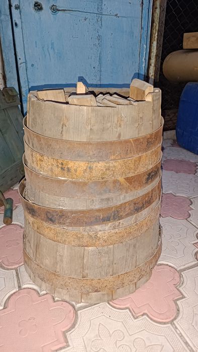 Продам 2 деревянных бочек