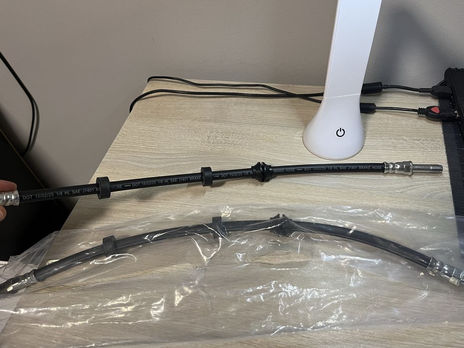 Спирачни маркучи за vw golf3,golf4 110tdi,kaddy polo до 2001г……..