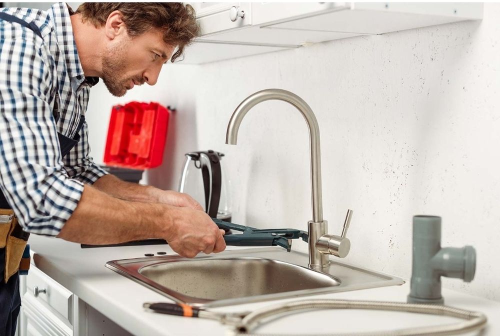 Сантехник прочистка конализации засор. Услуги чистка труб. Сантехника