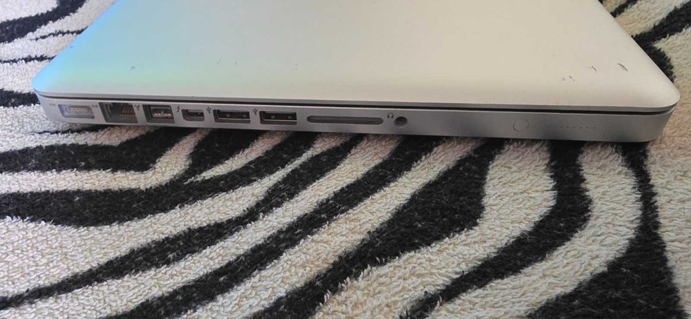 MacBook Pro 13.3'' 4GB RAM 128GB SSD Intel Core i5-БАТЕРИЯ -4 ЧАСА!