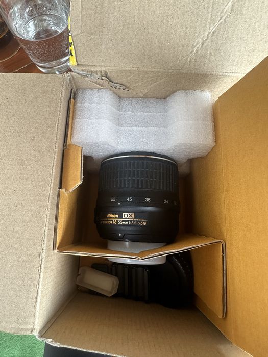 Nikon D3100 с обектив 18–55mm VR