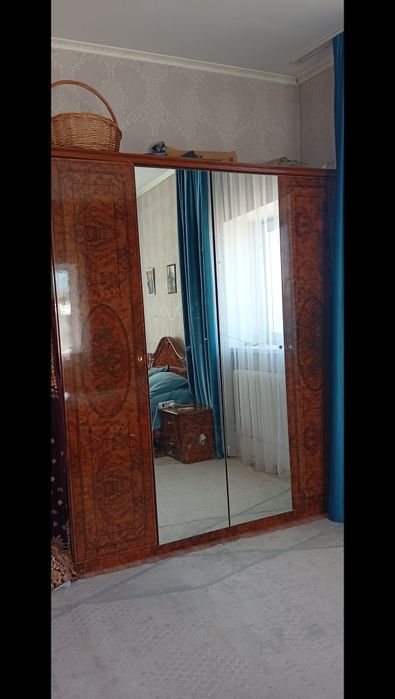 Продам спальный гарнитур