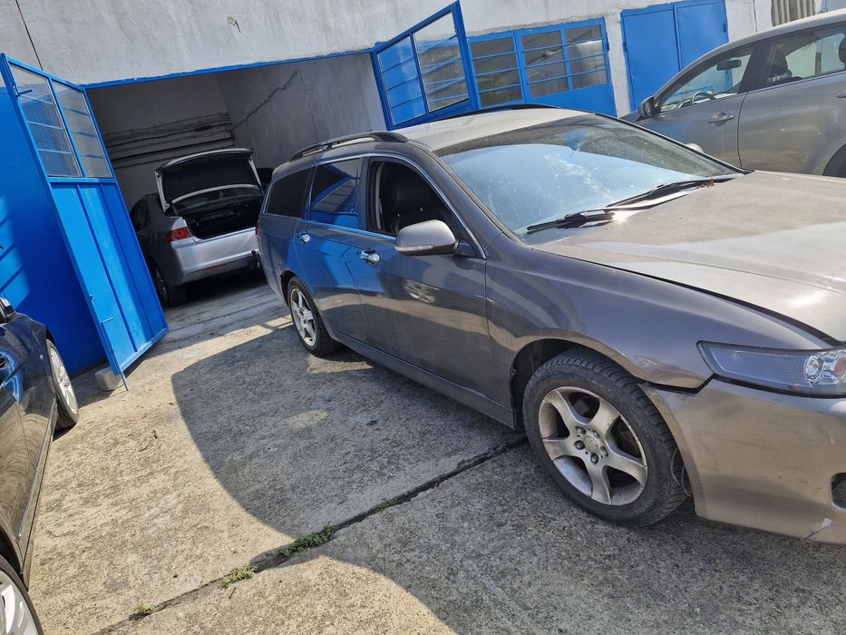 Хонда акорд фейс На части