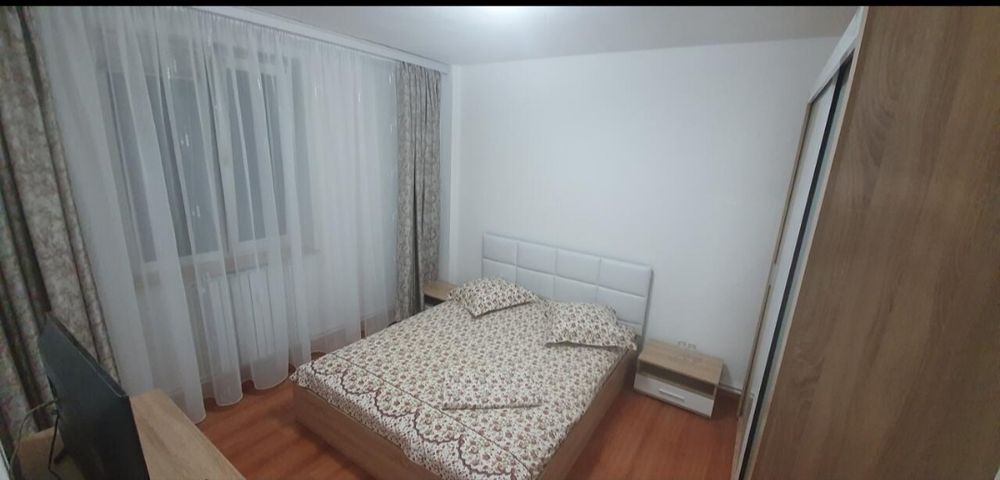 De inchiriat / Cazare Apartament 4 camere 100m2