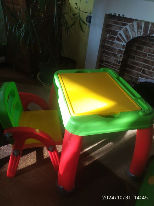 Детский стол со стульчиком