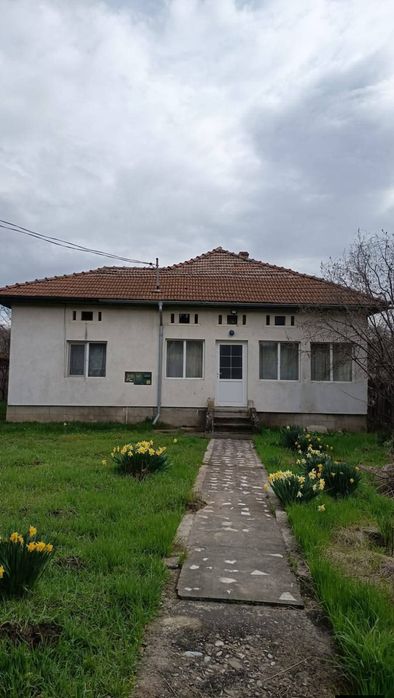 Casa+teren de vanzare