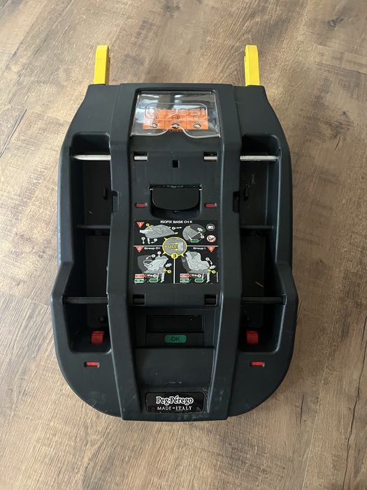 Столче за кола Peg perego и база isofix