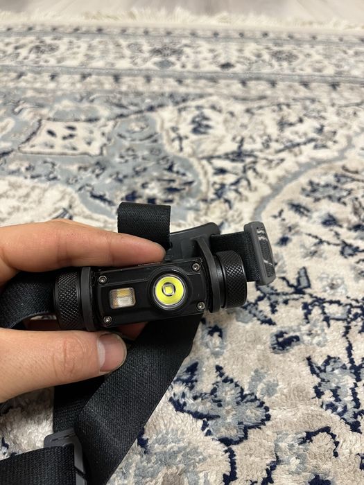 Продаю фонарик налобный Nitecore