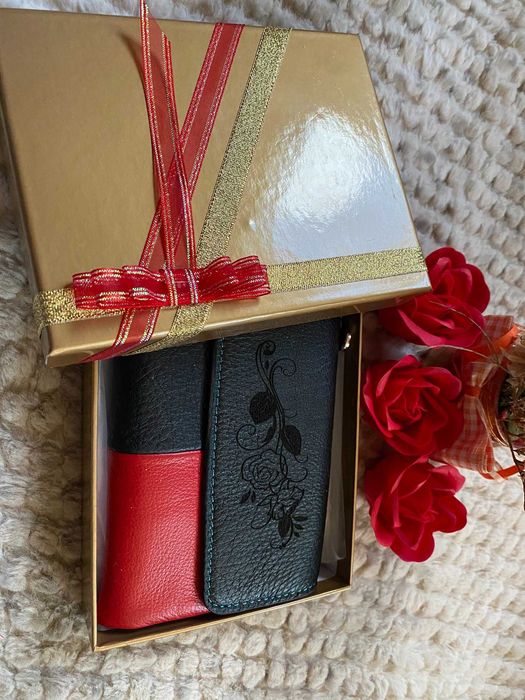 Гравирано дамско портмоне от естествена кожа