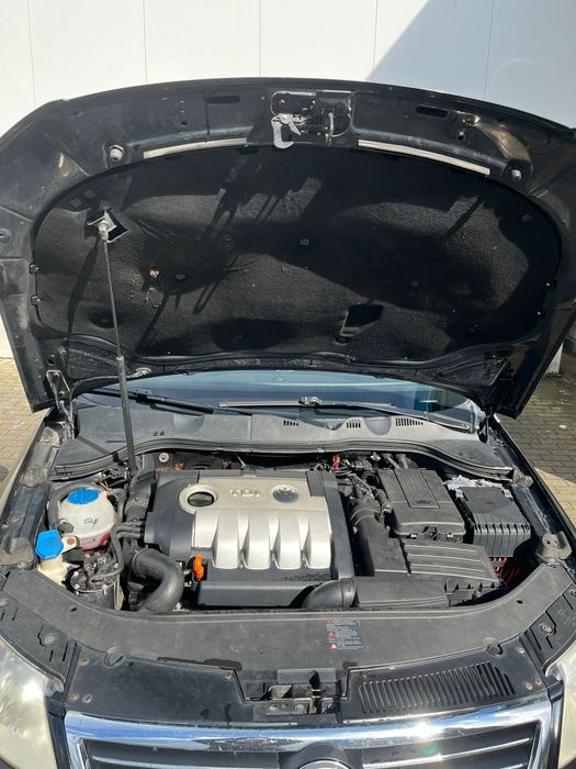 Mă vinde. Volskwagen Passat