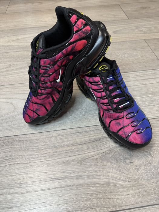 Vand 2 perechi de Nike Tn