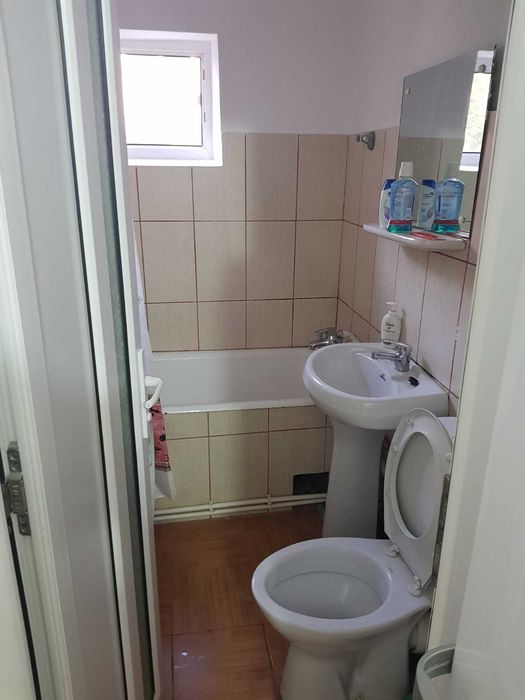 Închiriez apartamen cu 1 cameră