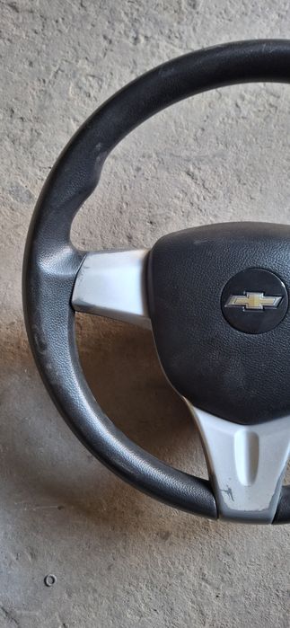 Продам рул от спарка стояло на матизе.
Спарк рул сотилади матизда тург