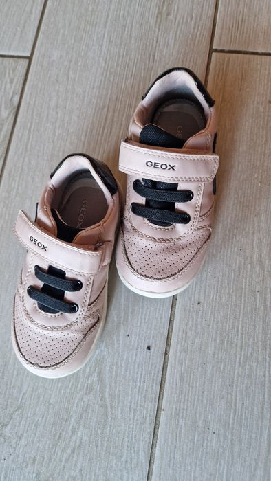 детски обувки Geox