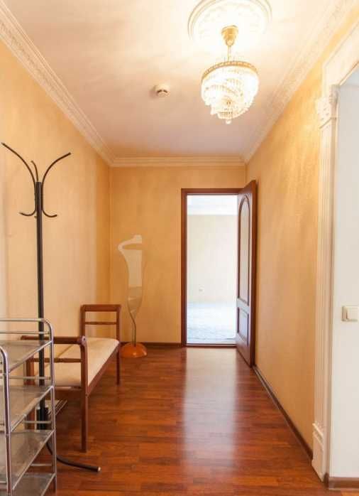 Дава се под наем Двустаен апартамент в Пловдив, Остромила - 60 кв.м за 260.1 € - Снимка #2