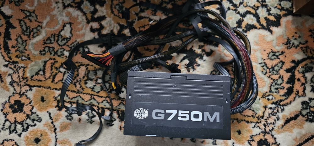 Sursa Cooler Master RS-750-AMAA-B1 - 750W la 260 ron