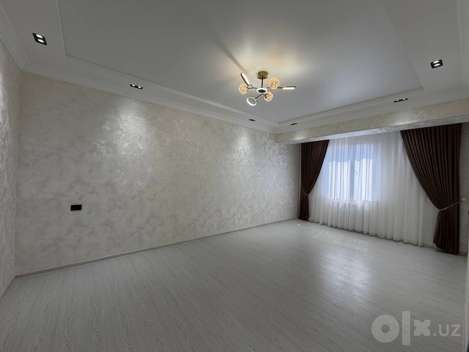 Sharq Bozorcha 7 Maktab Oldida 2 Xonalik Uy Srochni Sotiladi