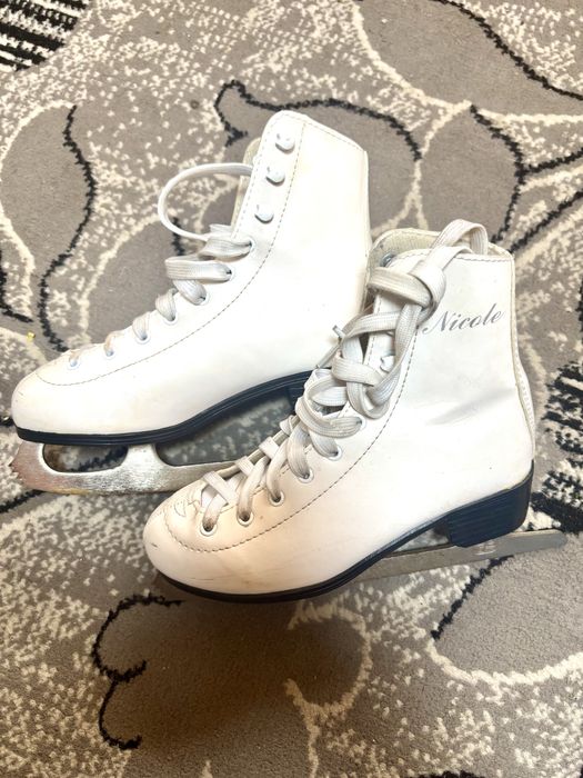 Коньки для девочки Nicole