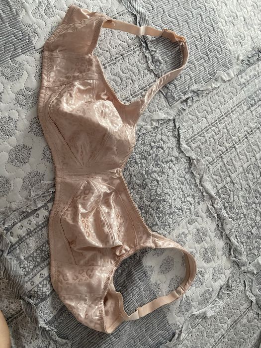 Sutien cu loc pentru insertie burete special postoperatoriu taiere san