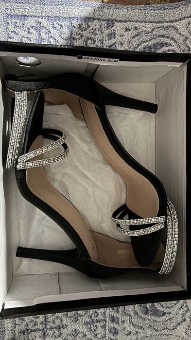 Чисто нови токчета