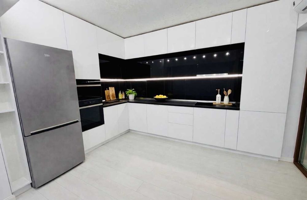 Inchiriez apartament 3 camere ultracentral, mobilat, complet utilat!