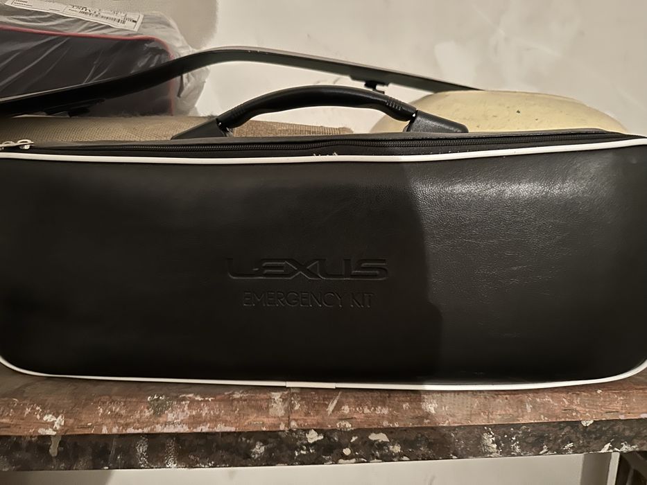 Продам набор автомобилиста от Lexus