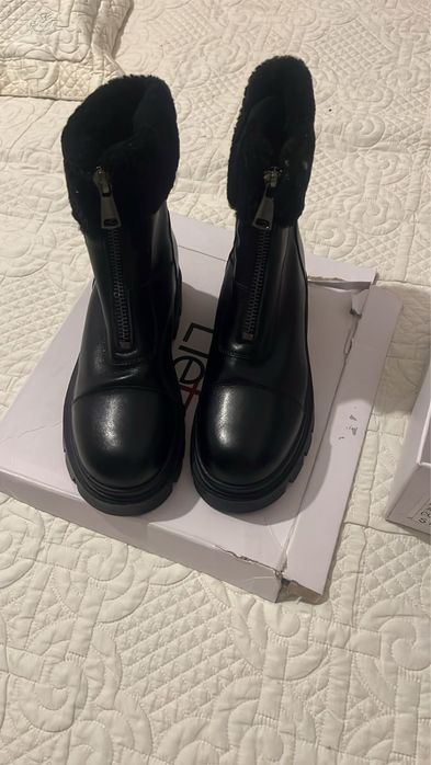 Зимние сапоги ,ботинки