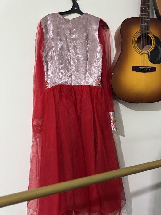 Продам красивые брендовые платья