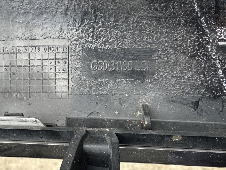 Grila bara BMW Seria 5 G30 G31 G38 LCI : 9852283