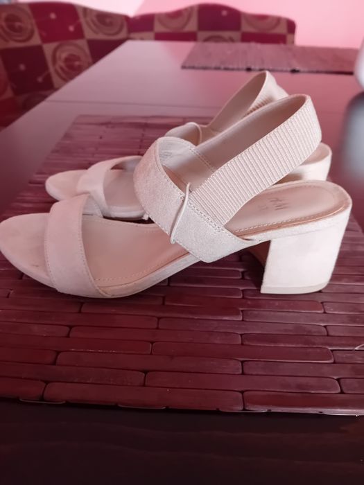 Нови , летни обувки"H&M