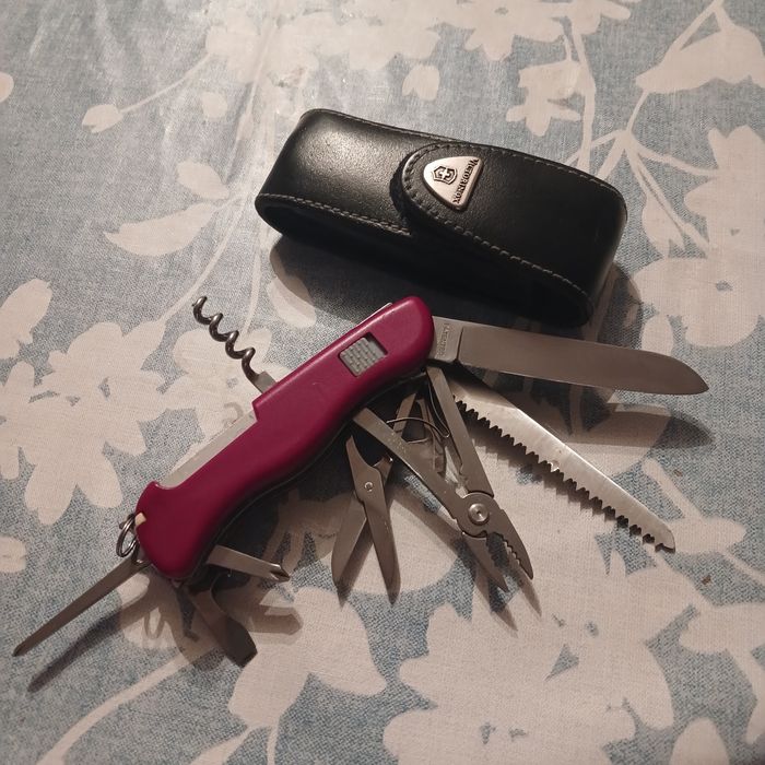 Мультитул Лезерман, викторинокс