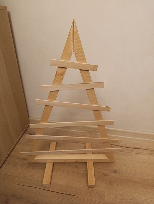 Декоративна дървена елха