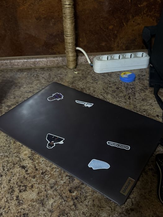 ноутбук LENOVO в очень отличном состоянии.