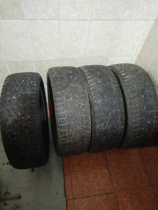 Продам зимние шины 17 размер