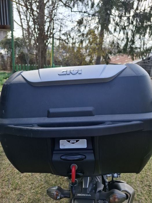 TOPCASE GIVI cu suport