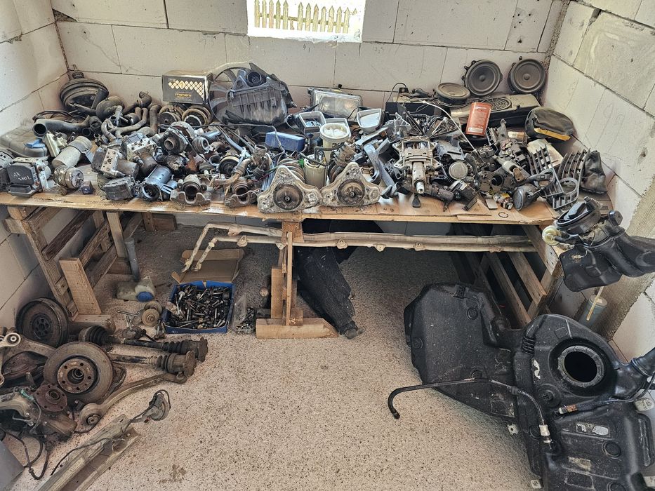 Vând piese auto provenite de la Audi A4 B6 1.9 TDI 101 CP