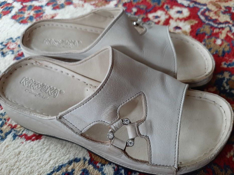 Дамски чехли и обувки, номер 36