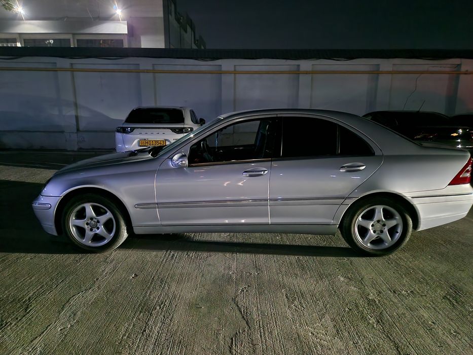 Продаю мерседес с 240