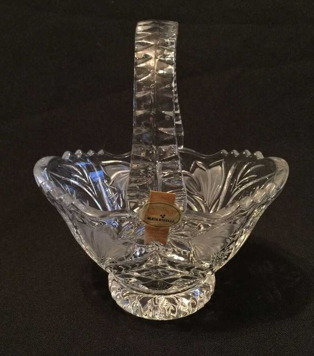 Cos de cristal si Tablou trandafiri portelan cu semnatura rama lemn