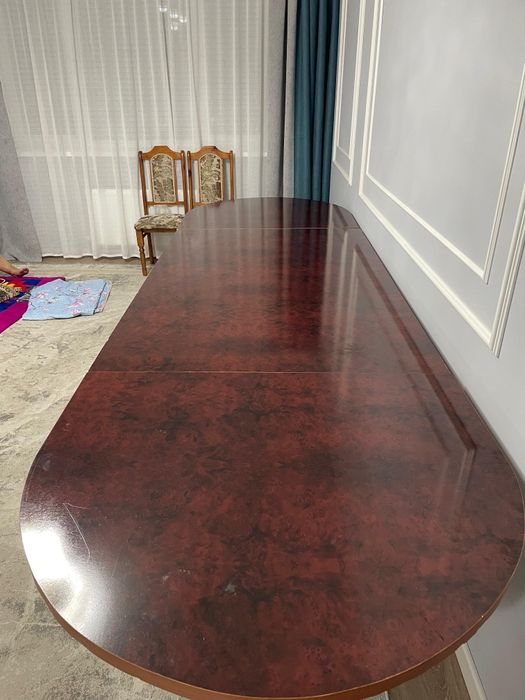 Деревянный  стол