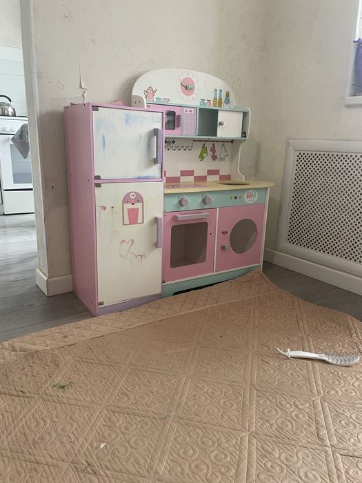 Продам кухню детскую
