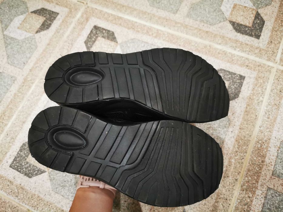 Кроссовки подростковые