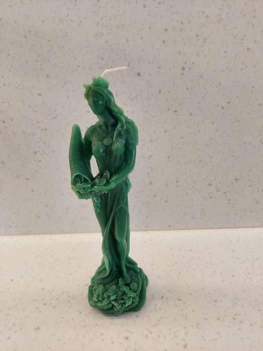 Денежные свеча продам