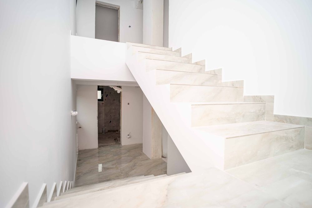 PF vand (schimb cu apartament + diferenta)vila individuala P+1+M , 1000 mp teren,VISAN