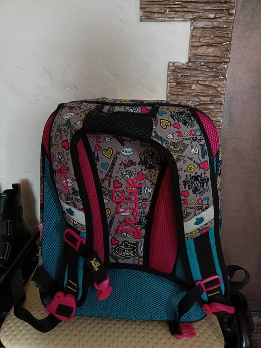 Продам ранец для девочки