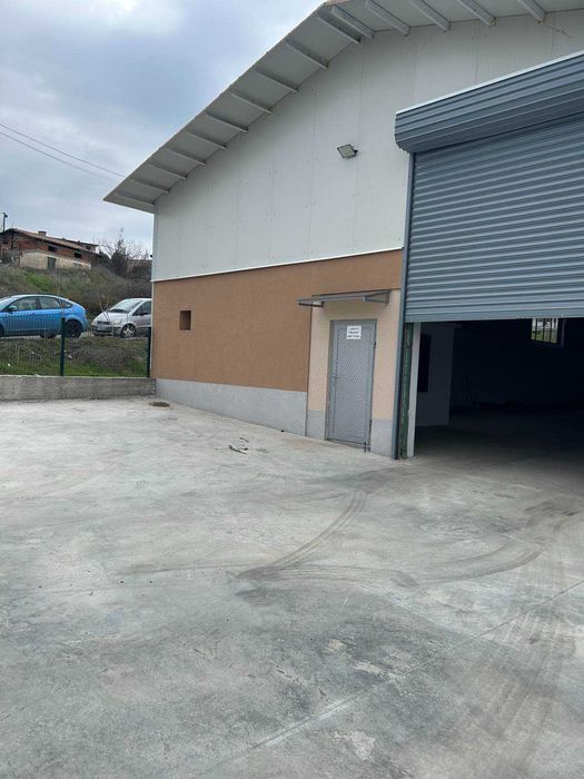 Дава се под наем Склад в Кърджали, Център - 630 кв.м за 2200 € - Снимка #4