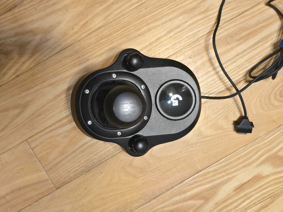Volan logitech G29 + schimbator logitech H-pattern
