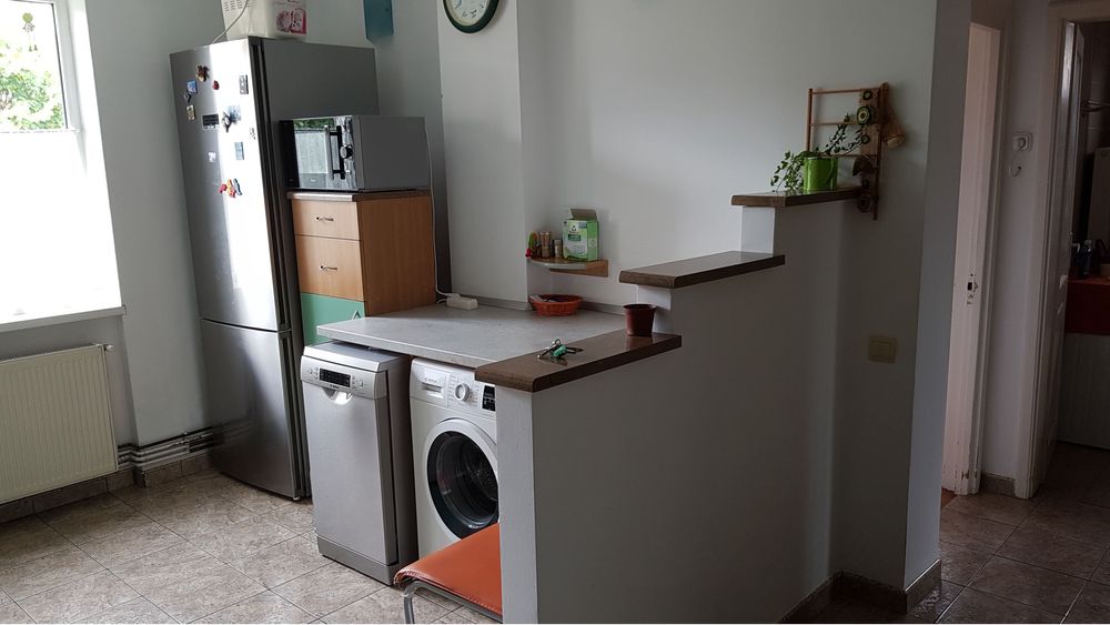 Inchiriez apartament